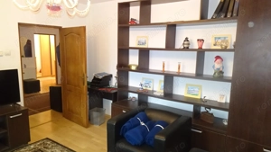 Inchiriez apartament 4 camere decomandat in Deva, zona Pietei Centrale, etaj 3, mobilat - imagine 2