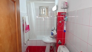 Inchiriez apartament 4 camere decomandat in Deva, zona Pietei Centrale, etaj 3, mobilat - imagine 16