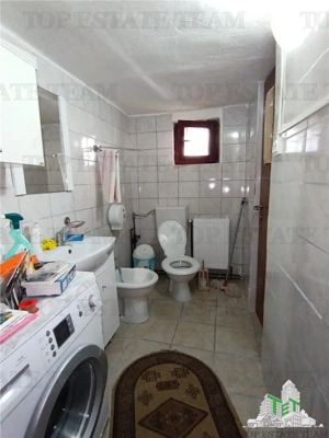 Vila cocheta 4 camere si curte de 950 mp, priveliste superba, cu toate utilitatile, in Loc. Baicoi P - imagine 9