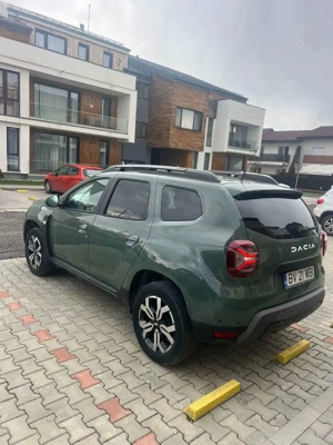 Mașina Duster cu garanție