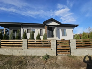 Casa frumoasa cu 3 camere in Valea Adanca
