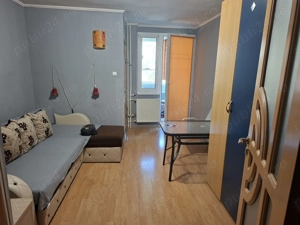 Închiriez garsoniera