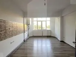 Apartament de 2 camere,etaj 2, zona Piata Mare Botosani