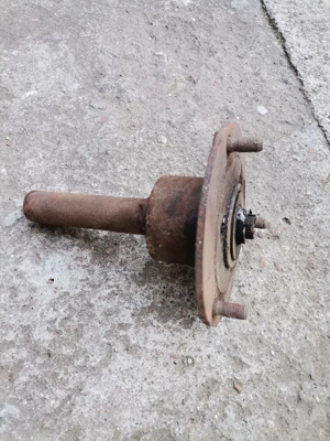 Butuc roata căruță cu rulmenți conici