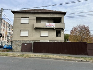 Vand imobil mare P+2,in Mun.arad,str,Poetului, st,461 mp,sc.386 mp.