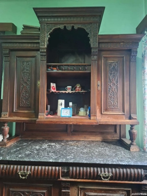 Se vinde mobil  de buc t rie cu un blat gros de marmur  