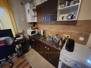 Apartament in vila cu curte mare. Parter. - imagine 3