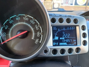 O masina micuta si fasneata - imagine 7