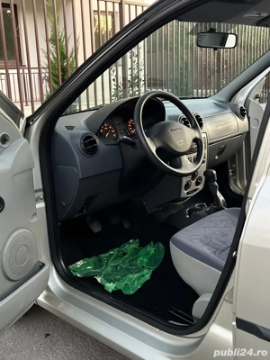 Dacia Logan 2005 NOU 19.000KM 1.4mpi! model preferance proprietar de noua  - imagine 8