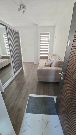 Garsoniera de vanzare,Roșu,aproape de Lidl si 5 min pana la statia STB - imagine 3