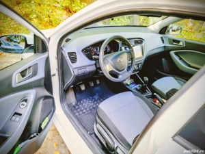 Hyundai i20 Alb  - imagine 5