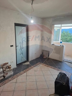Apartament cu 2 camere de vânzare Savinesti - imagine 5