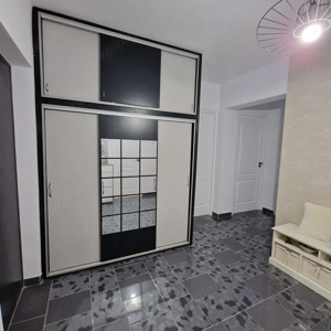 Vand apartament cu 4 camere