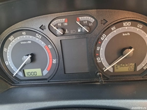 Vând Skoda Fabia Combi,stare buna masină de familie  - imagine 5