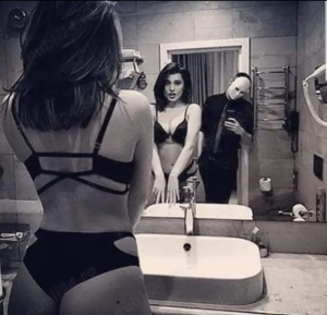 Caut prietenă cu beneficii