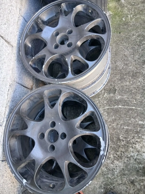 Vând jante 17' cu 4 prezoane