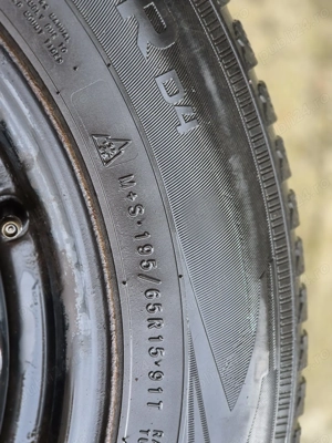 Vând set complet roți Iarnă Anvelope NOKIAN (195/65 R15) + Jante Oțel - imagine 5