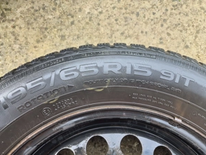 Vând set complet roți Iarnă Anvelope NOKIAN (195/65 R15) + Jante Oțel - imagine 2