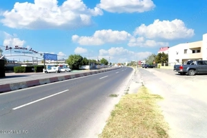 Mamaia Nord - Scoica Land, casa de vacanta la mare, P+1E+Terasa! - imagine 2