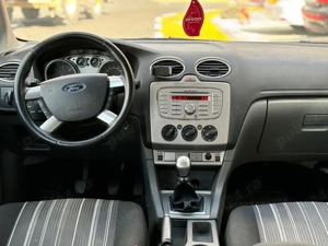 Ford Focus model 2010.