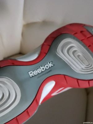 Adidasi REEBOK nr 40 ca noi
