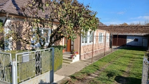 Casă de vânzare  - imagine 1