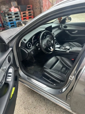 Mașina care merita văzută. Ideală in familie pentru călătorii in siguranța .Primul proprietar in Ro - imagine 8