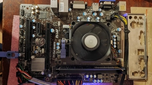 Placa de bază cu procesor amd A10 7700k