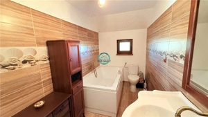 Casa de vanzare cu 4 camere, 4 bai, teren 1540mp - Sangeorgiu de Mures - imagine 15