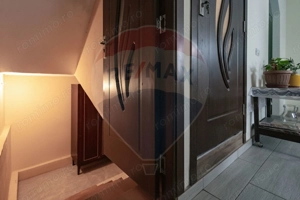 Casă / Vilă cu 6 camere de vânzare în zona Sagului - imagine 15