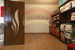 Casă / Vilă cu 6 camere de vânzare în zona Sagului - imagine 14