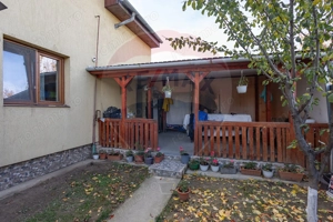 Casă / Vilă cu 6 camere de vânzare în zona Sagului - imagine 18