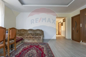 Casă / Vilă cu 6 camere de vânzare în zona Sagului - imagine 3