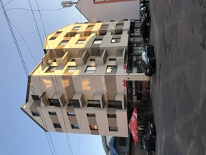 Apartament cu 3 camere de vânzare