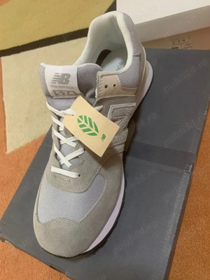 Se vând adidași new balance 