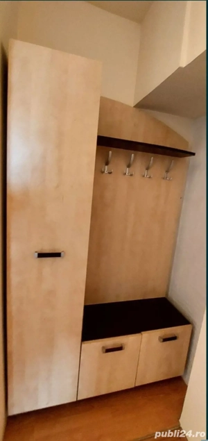 Mobilă Deosebită pentru Hol, Confecționată la comandă din materiale de calitate superioară.