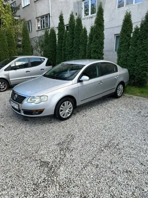 Vând VW Passat B6 2009 2.0 TDI Bluemotion 110 HP cu km reali și carte service la zi - imagine 2