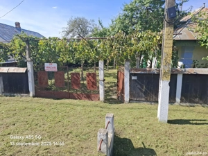 Vând casă bătrânească