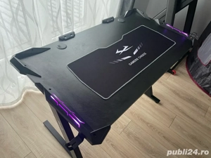 Birou Gaming Nou, Iluminare LED, suport casti, suport pahar, 