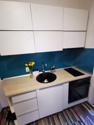 Vand garsoniera renovata complet 