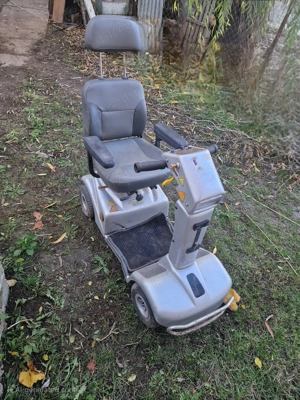 Scuter electric persoane invalide , carucior electric , mobility scooter