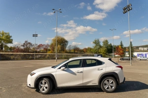 Lexus UX250H - imagine 2