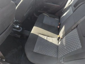 Vând Ford fiesta 2004 - imagine 7