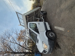 Vând autoutilitara Mercedes 