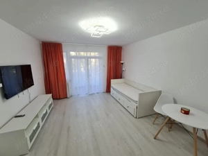 garsoniera costin georgian-modern-metrou la scara blocului