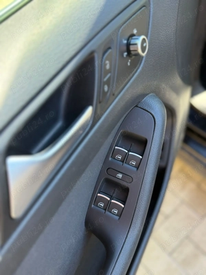 Volkswagen Jetta Hybrid 2013   251.000 km   Stare foarte bună - imagine 9