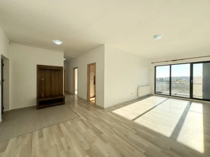 Apartament de inchiriat - suprafata generoasa - imagine 2