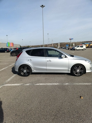 Vând Hyundai i30  - imagine 2