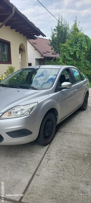 Ford Focus 1.4 benzina - imagine 4