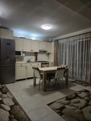 Vand apartament 2 camere si parcare 